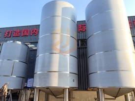 濟南新太阳城·(中国)官方网站30到50噸啤酒廠設備清酒罐